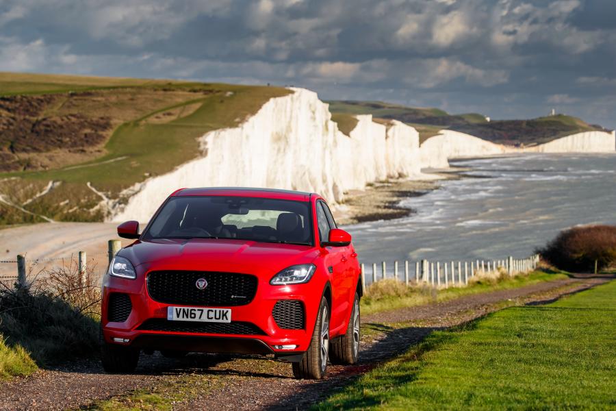  Jaguar E-Pace R-Dynamic First Edition 2017 года  (UK) (фото 16 из 19)
